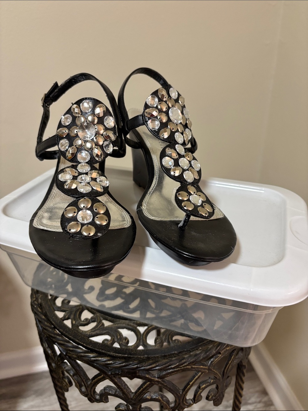 Black Embellished Women’s Sandals with Gem Accents